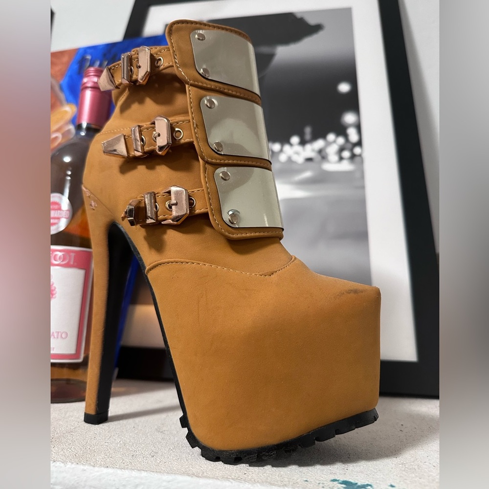 WOMENS TAN PLATFORM BOOTS